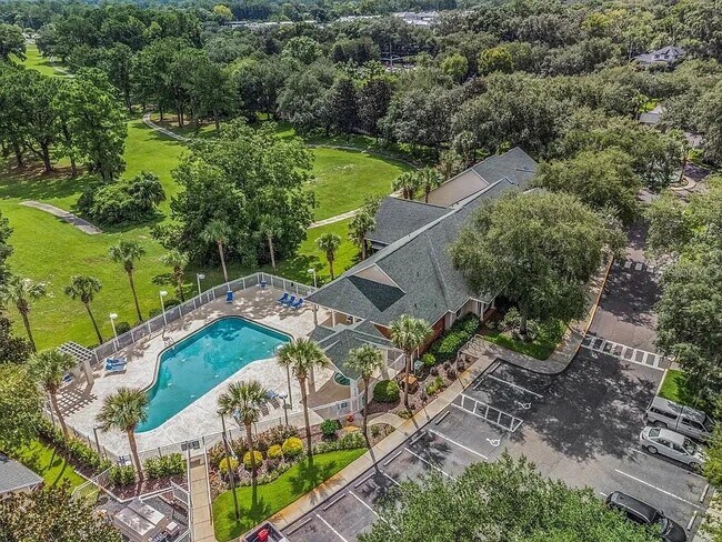 Foto del edificio - 13200 W Newberry Rd