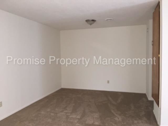 Building Photo - 2311 Skylark Dr
