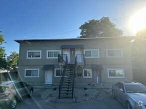 Building Photo - 323 Kelly Ct
