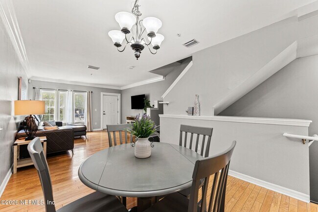 Foto del edificio - 343 E Church St