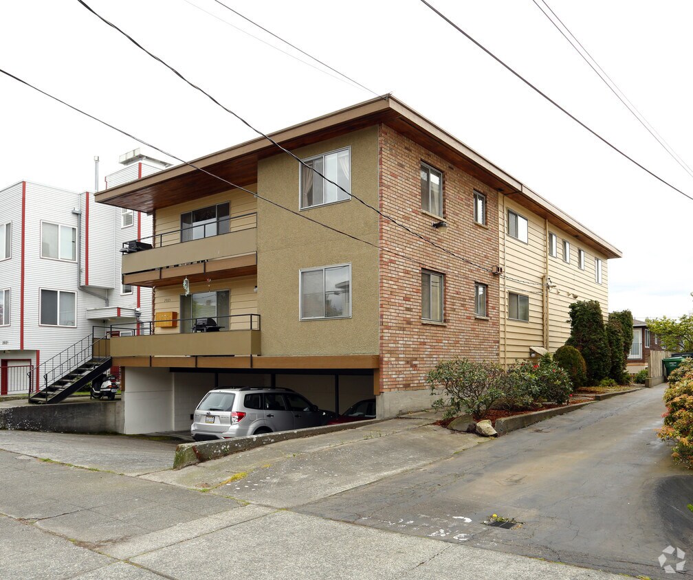 Building Photo - 2025 NW 59th St