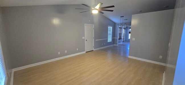 Building Photo - One Level Ranch