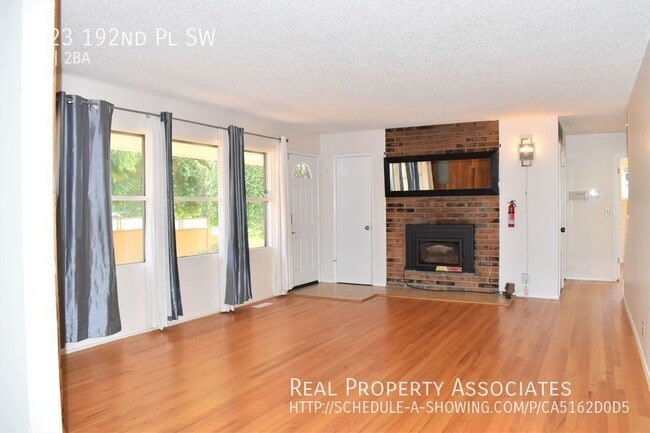 Building Photo - Single Family Home near Lynndale Park