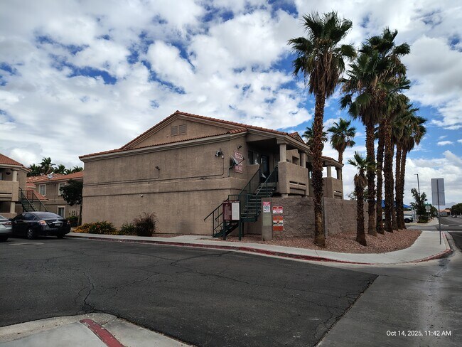 Building Photo - 6552 Wilma Ave