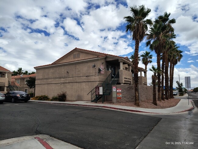 Building Photo - 6552 Wilma Ave