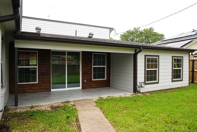Building Photo - 3535 Rosedale St