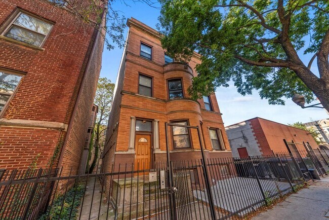 Building Photo - 941 W Windsor Ave