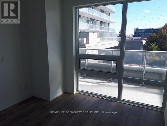 Building Photo - 621 Sheppard Ave E