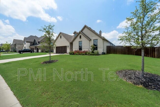 Building Photo - 1241 Castle Dr