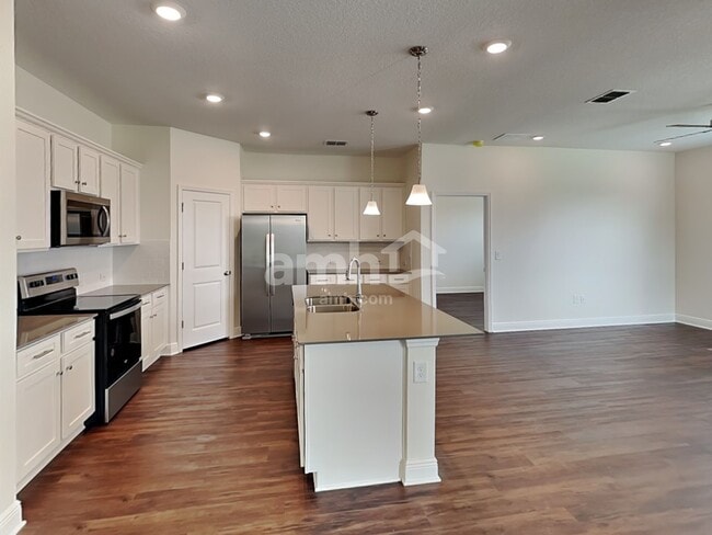 Building Photo - 14539 Cedar Mill Drive