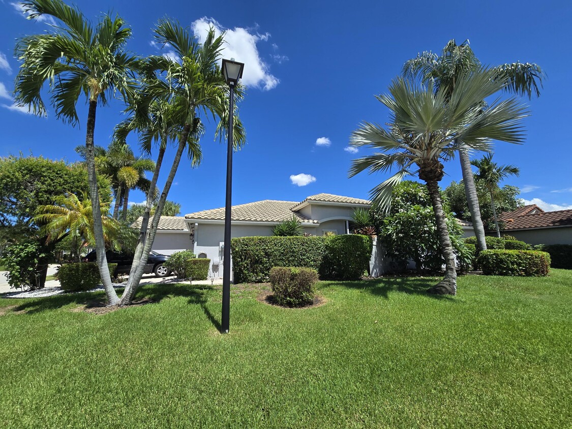 Primary Photo - 7470 Chorale Rd