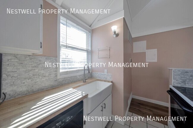 Building Photo - Remodeled Barndominum style Twin Home
