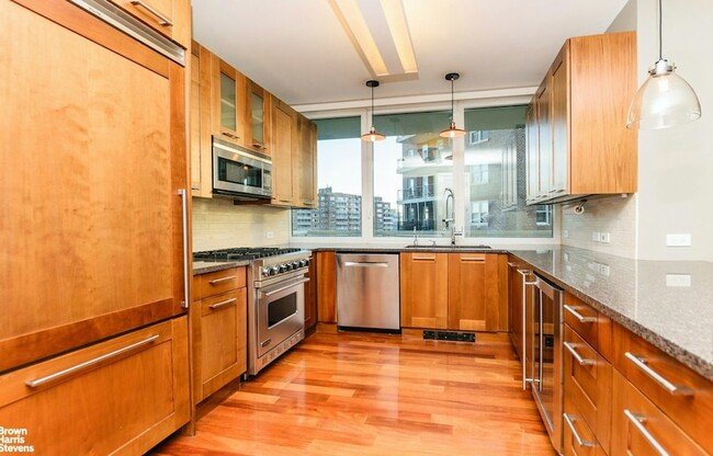 Foto del edificio - 640 W 237th St