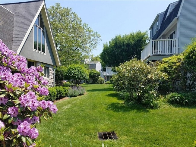 Photo - 364 Bellevue Ave House