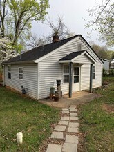 Building Photo - 1305 Cherry Ave