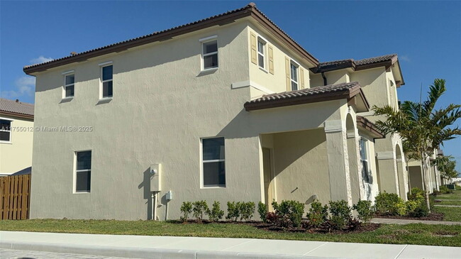 Foto del edificio - 2405 SE 28th St