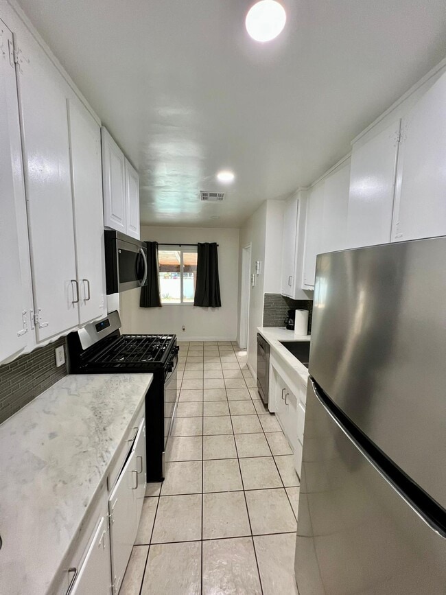 Foto del edificio - 15734 Covello St