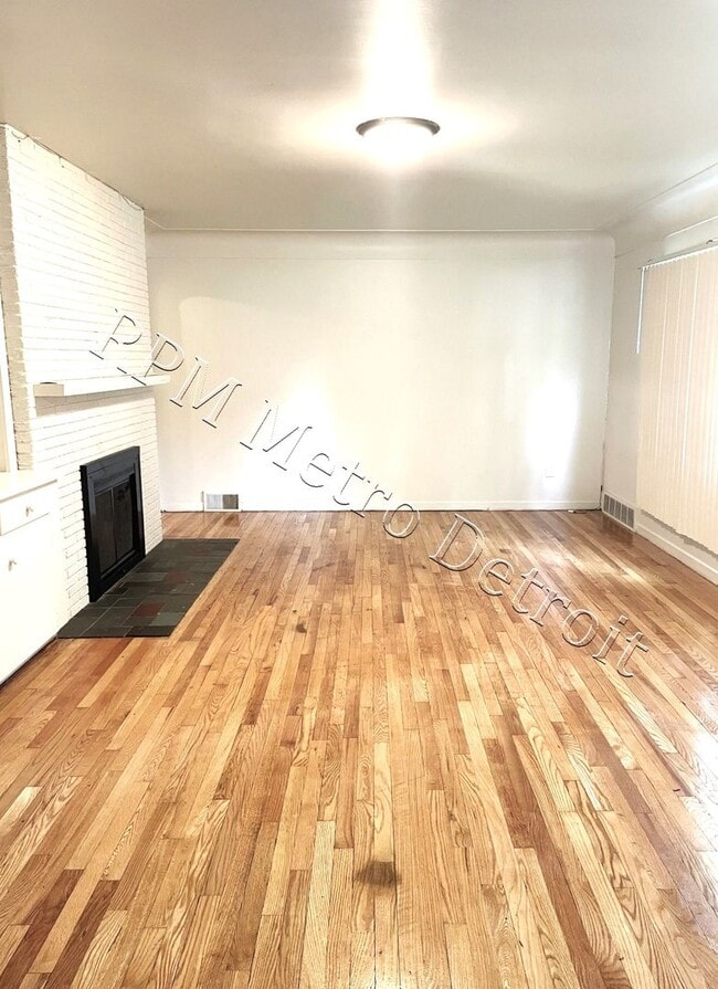 Building Photo - 32851 Linderman Ave