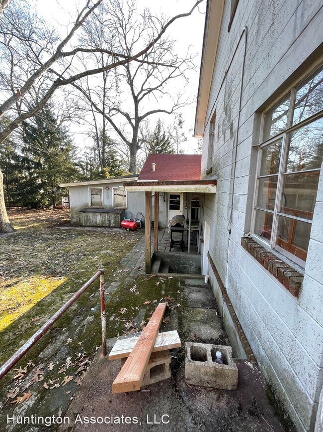 Foto del edificio - 4 br, 1.5 bath House - 215 Davis Ave