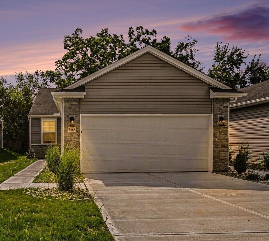 New Modern Duplex | 2 Bed, 2 Bath | Cincinnati - New Modern Duplex | 2 Bed, 2 Bath | Cincinnati