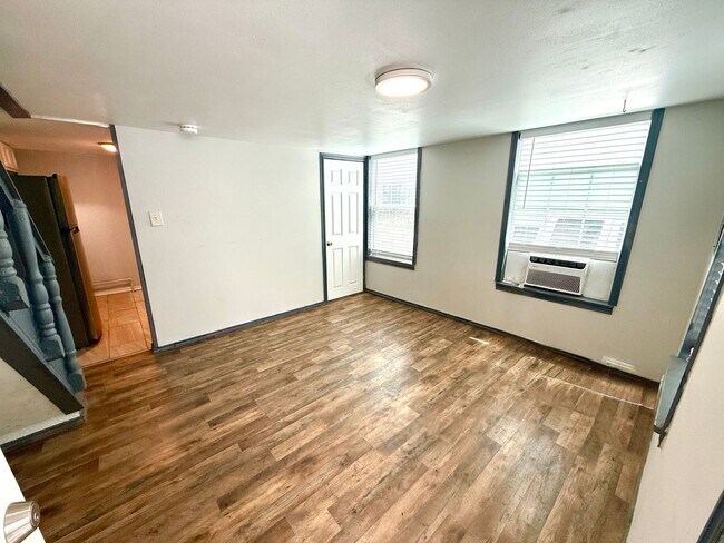 Foto del edificio - 222 Army Blvd