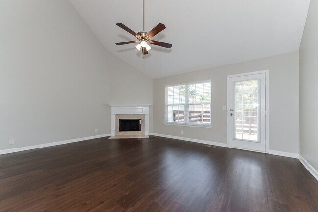 Foto del edificio - 2816 Windcrest Tr