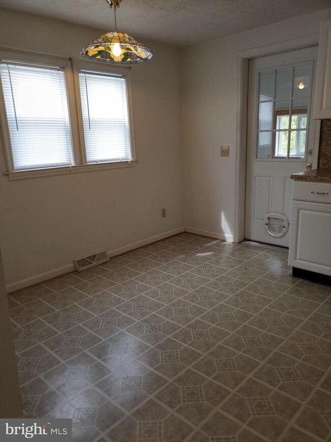 Building Photo - 89 Hanshew Ln