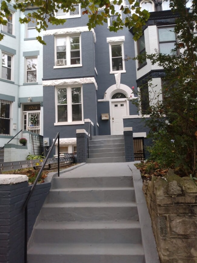 Building Photo - 1250 Columbia Rd NW