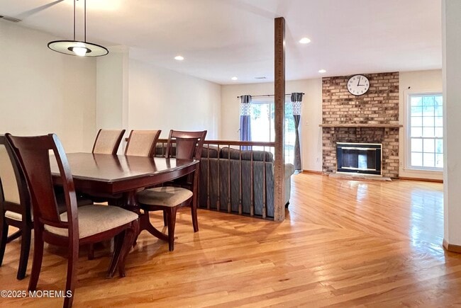 Building Photo - 571 Manchester Pl