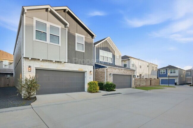 Building Photo - 4106 Split Ivy Dr