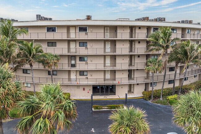 Entrance - Southgate Condominium Association