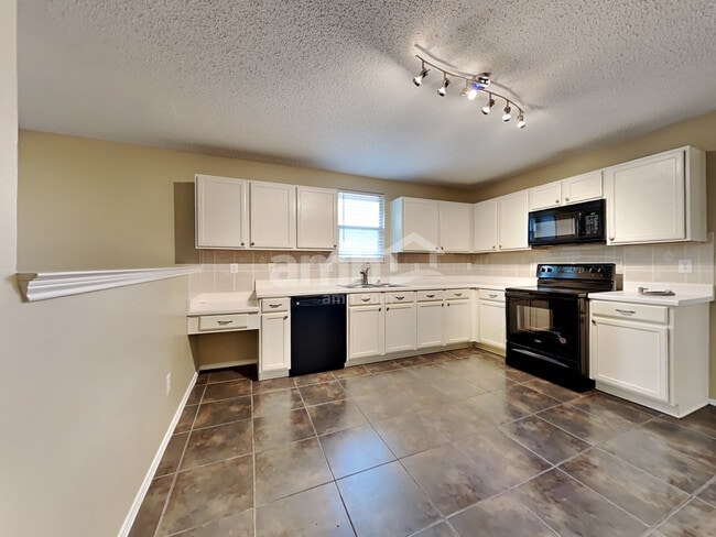 Foto del edificio - 1953 Ramada Trl