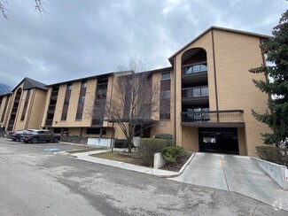 Building Photo - 2244 N Canyon Rd