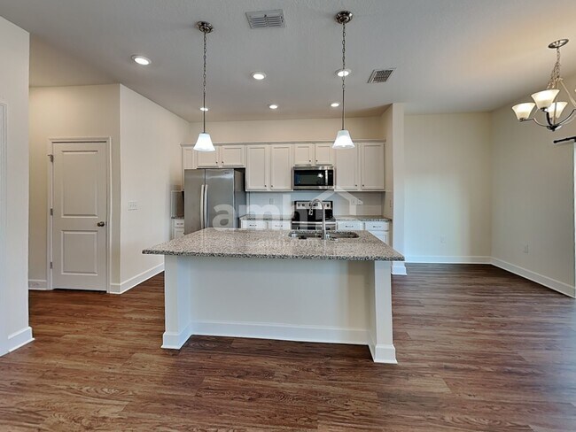 Building Photo - 37655 Dusty Saddle Ln