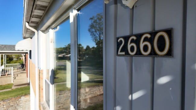 Building Photo - 2660 Sandhurst Dr