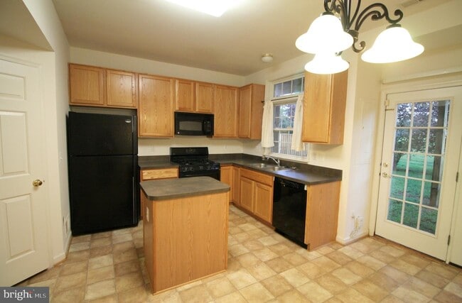 Building Photo - 44501 Potter Terrace