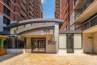 Building Photo - 700 1st St