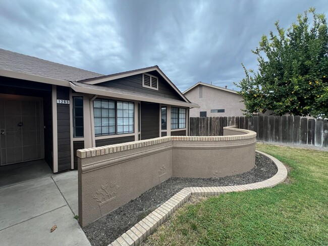 Foto del edificio - 4-bedroom single story home in Turlock!