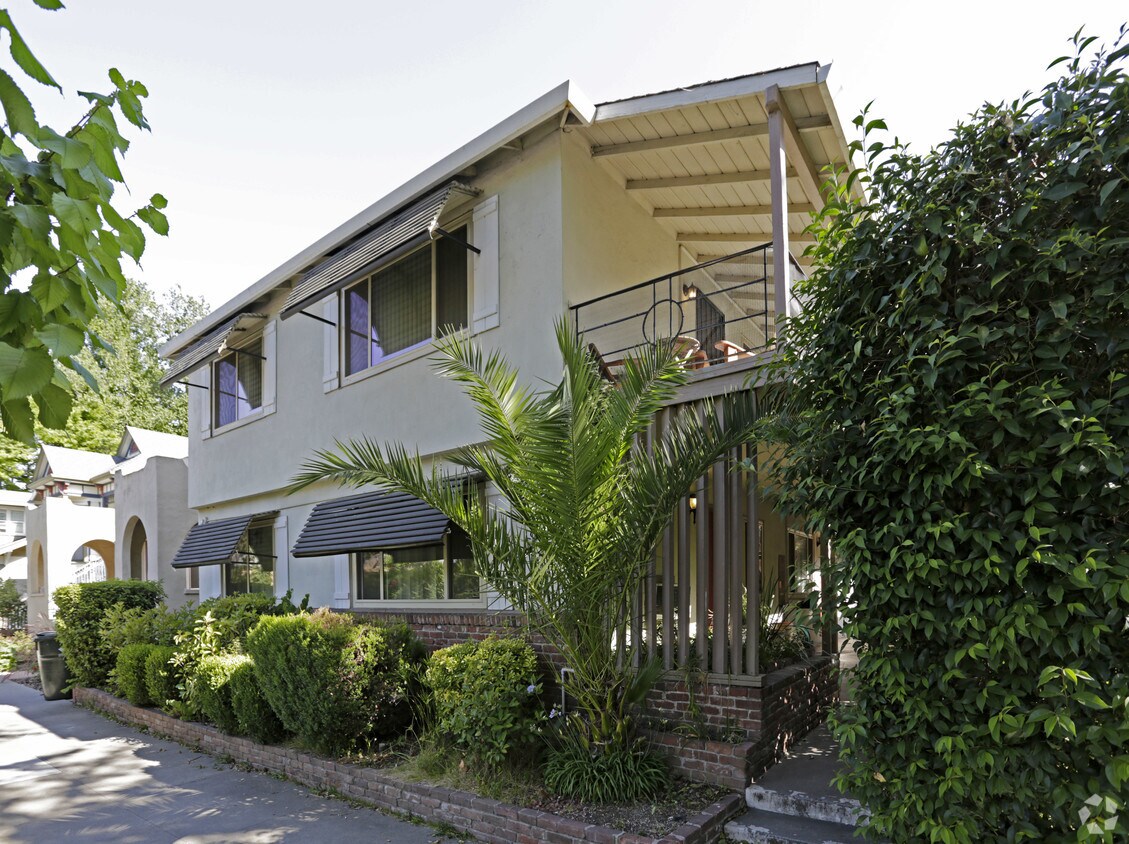 Foto del edificio - Lissa Mary Apartments