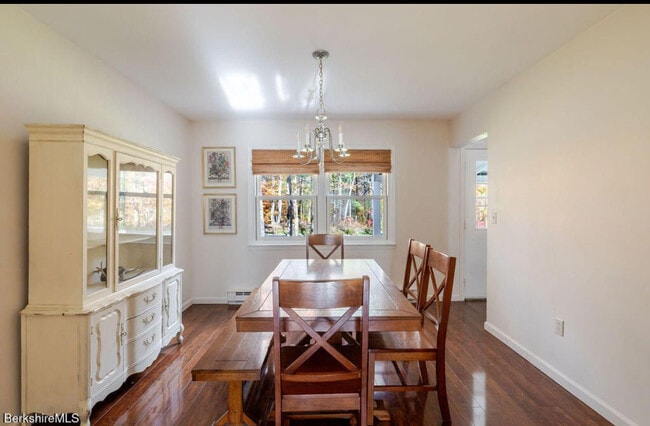 Building Photo - 230 Middle Rd