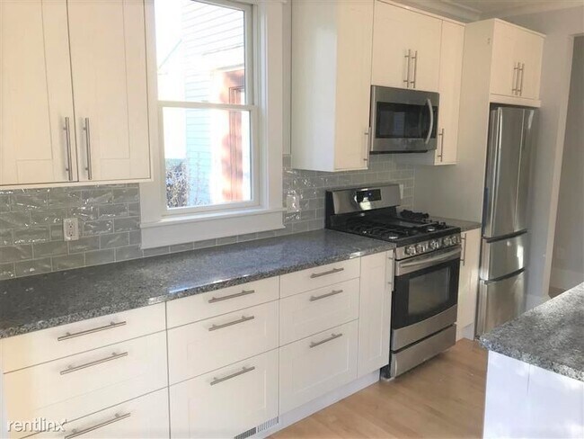 Building Photo - 2 br, 2 bath Apartment - 38 Ames St # 1 1