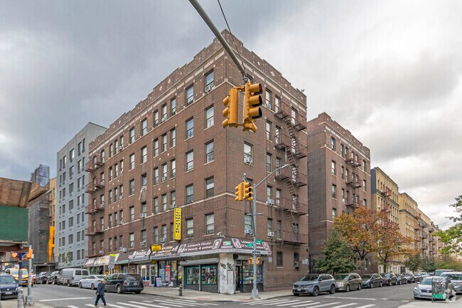 Building Photo - 2377 Creston Ave