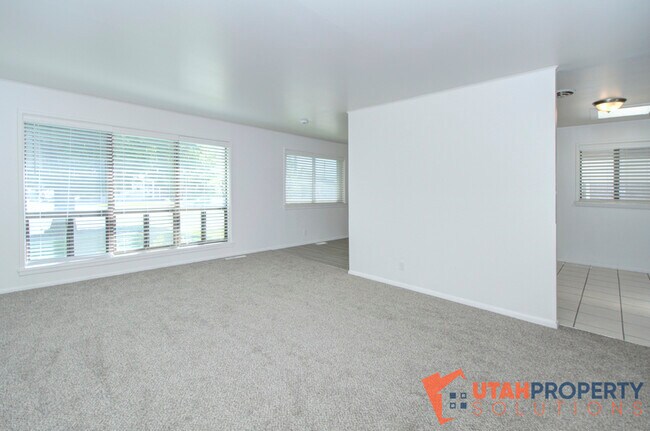 Foto del edificio - 1215 N Victoria Way