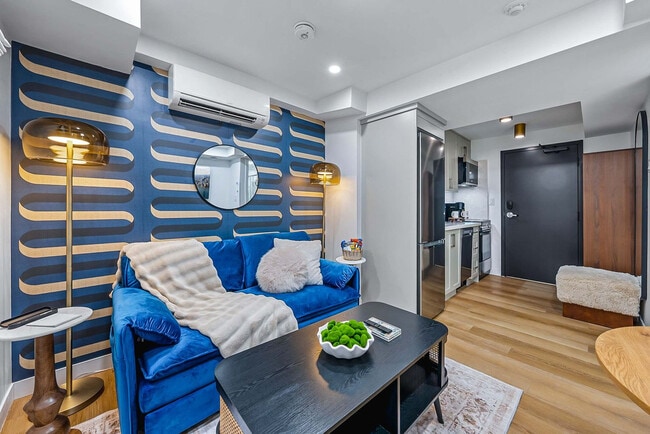 Building Photo - 168 McCaul St