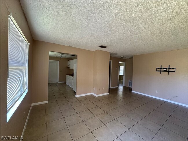 Building Photo - 4427 Ruthann Ct