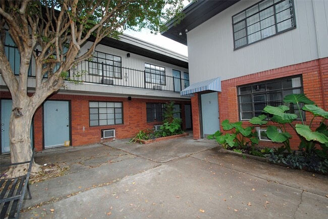 Building Photo - 2501 Yoakum Blvd