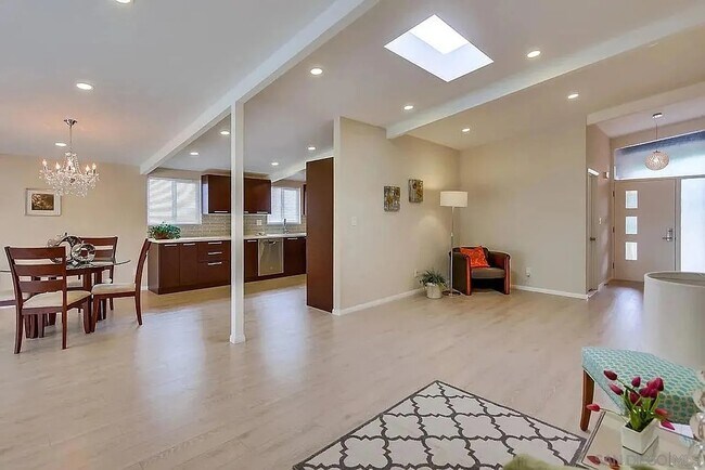 Building Photo - 5410 Baja Dr