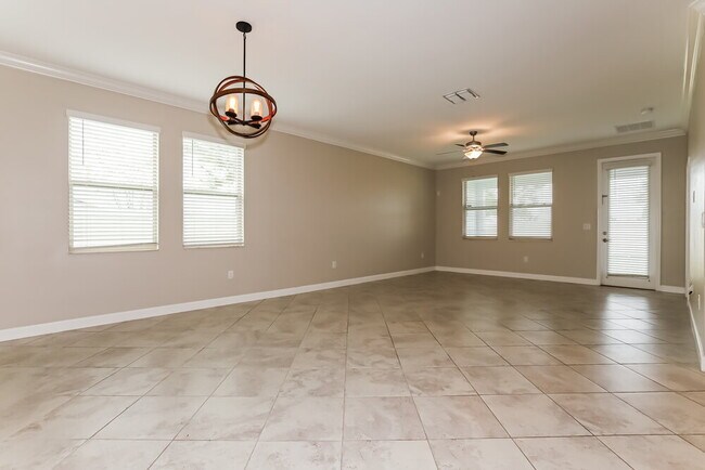 Building Photo - 10071 Ivory Dr