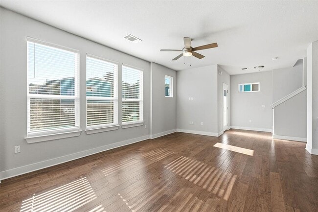 Building Photo - 1912 Dinsdale Ln