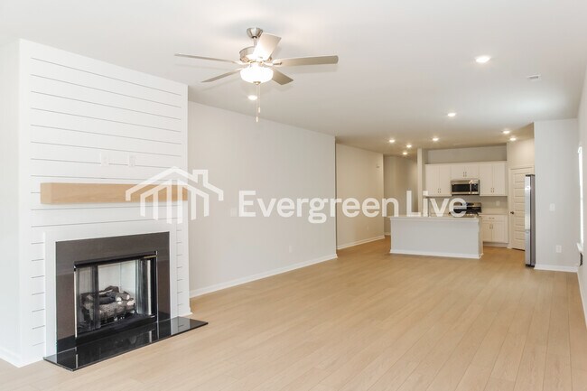 Foto del edificio - 14673 Mountain Strm Dr